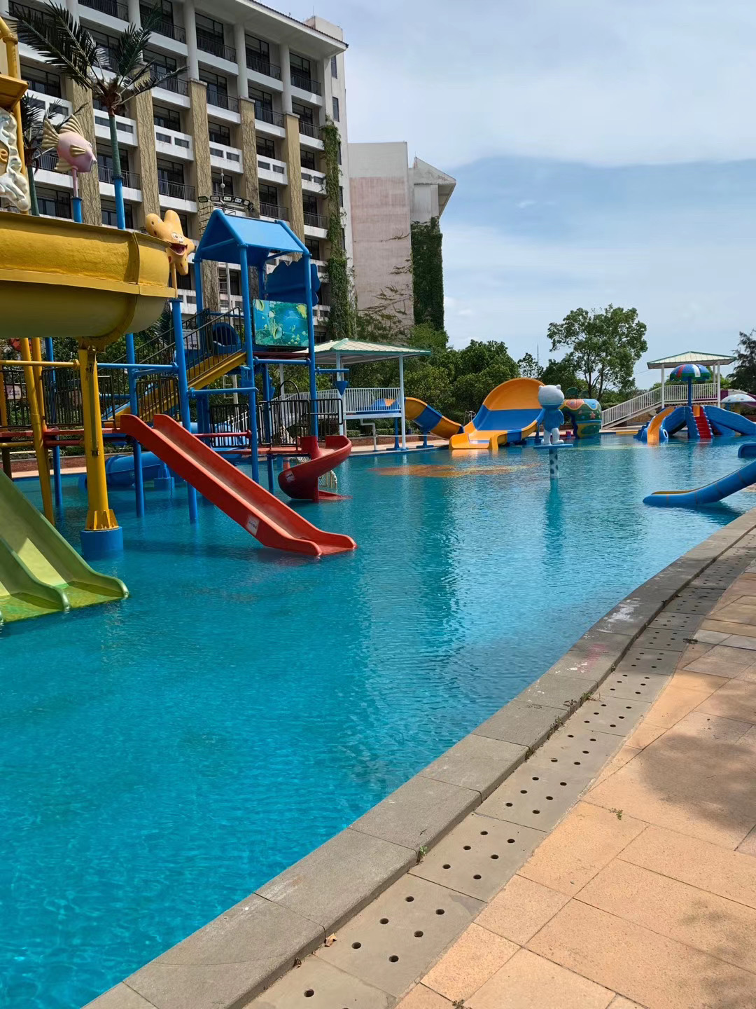 Guangdong Zhanjiang Zhangshuwan Hotel Water Park